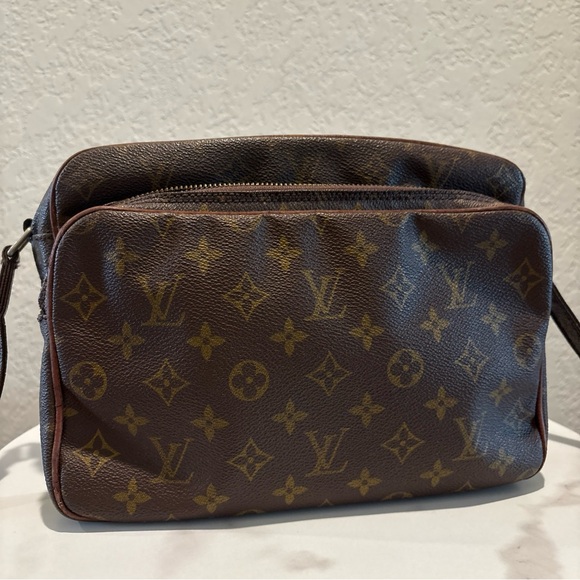 Louis Vuitton Vintage Monogram Crossbody Bag Leather - Picture 10 of 14